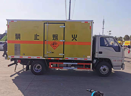 藤县爆破器材运输车工人安全操作规范与智能技术保障